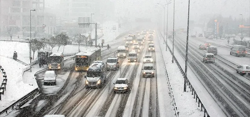 İstanbul'da mesai saatlerine kar düzenlemesi