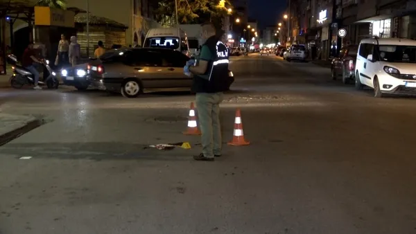 samsunda-sokak-ortasinda-vahset-kadini-5-yerinden-bicakladi-1659081718313.jpg Samsun’da sokak ortasında vahşet! Kadını 5 yerinden bıçakladı - 2