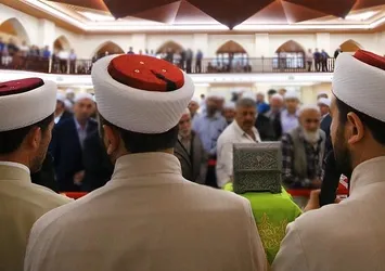Cumhuriyet gazetesinin "imamlar" yalanına Diyanet'ten yanıt gecikmedi