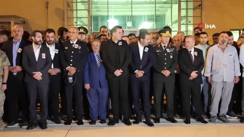Pençe- Kilit şehidini babası karşıladı: Ülkesi, devleti, namusu için kahramanca şehit oldu