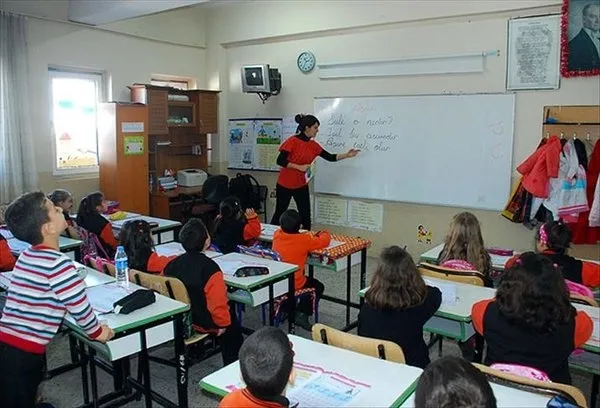 Son dakika: Milli Eğitim Bakanı Mahmut Özer detaylarını anlattı: Öğretmenlik kariyer mesleği oluyor