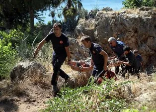 Antalya’da akılalmaz olay! Tuvaletini yaparken falezlerden düşen adam sabaha kadar yardım bekledi