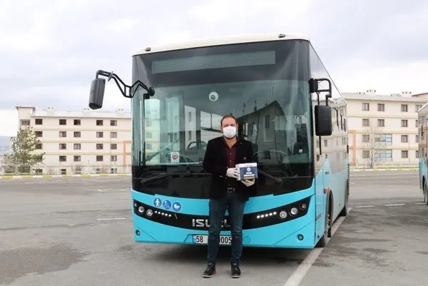 Sivas'ta kameralara yansıyan ilginç anlar! Helallik almak için yaptı, sürücüyü şaşırttı - 1