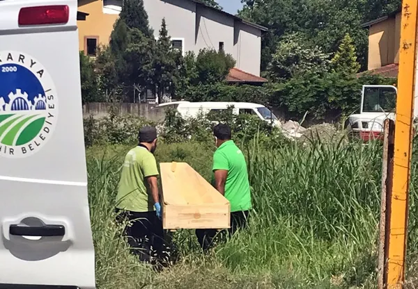 vahseti-kopekler-ortaya-cikardi-cop-poseti-icinde-iki-ceset-bulundu-1625165831766.jpg Vahşeti köpekler ortaya çıkardı! Çöp poşeti içinde iki ceset bulundu - 4