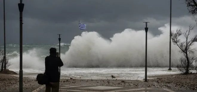 Yunanistan yine kırmızı alarmda! Elias Fırtınası yıktı geçti: Şiddetini artıracak