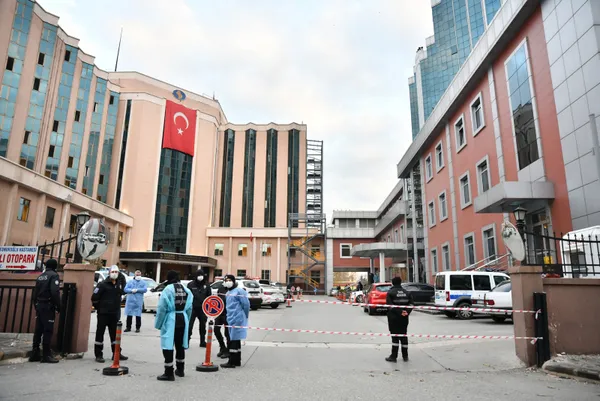 gaziantepte-ozel-bir-hastanede-patlama-olu-ve-yaralilar-var-1608355206141.jpg
