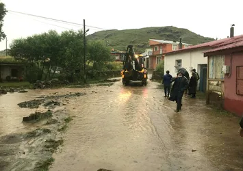 Son dakika: Ardahan'da sel felaketi! Evleri su bastı