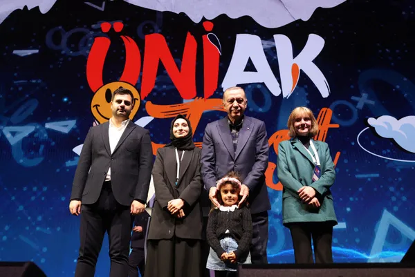 Son dakika: Başkan Erdoğan’dan Üniversiteli AK Gençlik Festivali’nde önemli açıklamalar | Buradan meydan okuyorum deyip gençlere mesaj verdi