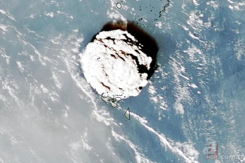 Keşif uçakları bölgeye gönderildi! Tonga'da meydana gelen volkan patlaması ve tsunami sonrası 100 bin kişiyle iletişim koptu 1