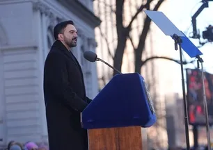 New York'un ilk Müslüman Belediye Başkanı Mamdani resmen göreve başladı!