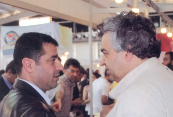 Ekrem İmamoğlu’nun destek dilendiği HDP’den kalleşlik! PKK kanalında elebaşı Abdullah Öcalan’a özgürlük sözleri