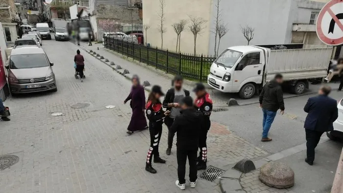 fatihte-turkiye-guven-ve-huzur-denetimi-yapildi-1711739553722.jpeg Fatih'te Türkiye Güven ve Huzur denetimi yapıldı - 1