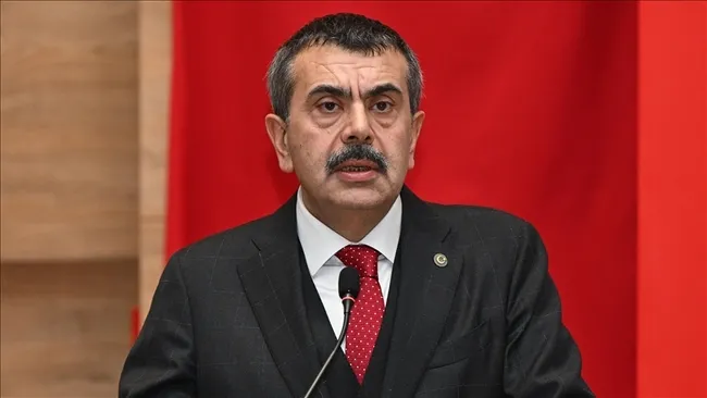 mebe-yeni-mufredat-taslagiyla-ilgili-67-bin-284-gorus-iletildi-1715368074494.jpg MEB'e yeni müfredat taslağıyla ilgili 67 bin 284 görüş iletildi - 3