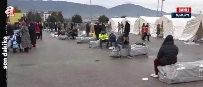 devlet-tum-imkanlari-seferber-etti-osmaniyede-vatandaslar-icin-yuzlerce-cadir-kuruldu-1675675738082.jpg Devlet tüm imkanları seferber etti! Osmaniye’de vatandaşlar için yüzlerce çadır kuruldu - 5