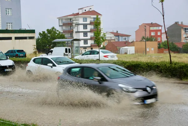 1660065332704.jpg O illere sel ve dolu yağışı uyarısı! Meteoroloji'nin uyarısı sonrası etkisini gösteriyor! İstanbul ve Ankara için saat verildi... Güncel hava durumu - 10