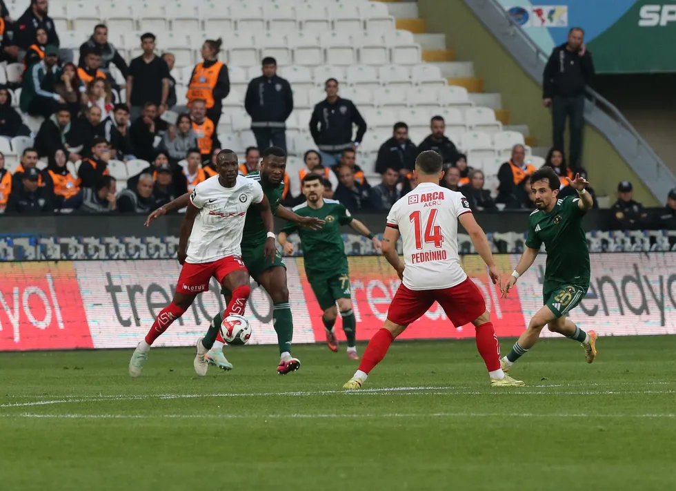 canli-esenler-erokspor-corum-fk-1779644412989.jpg FOTOĞRAF (AA)