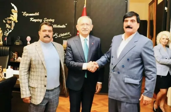 bakan-soyludan-kilicdaroglunun-videosuna-fotografli-gonderme-bir-de-bizim-soracaklarimizi-bekle-1670525851561.jpg Bakan Soylu'dan Kılıçdaroğlu'nun videosuna fotoğraflı gönderme: Bir de bizim soracaklarımızı bekle - 5