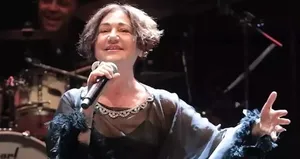 Nazan Öncel apar topar hastaneye kaldırıldı