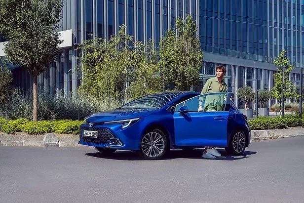 Toyota’dan 200 bin TL indirim! Kasım ayı fiyat listesinde büyük kampanya: 2023 Model Toyota Corolla, Yaris, C-HR, Camry, Rav 4 yeni fiyatları…