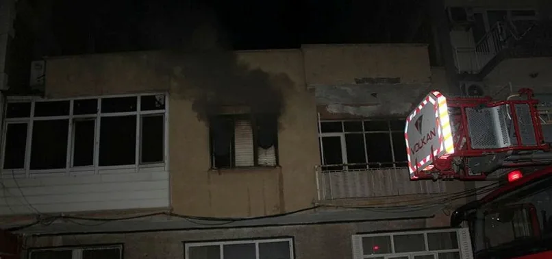 Son dakika: Bacayı temizlemek için benzin döktü, komşusunun evini yaktı