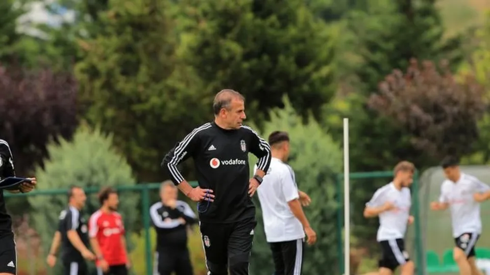 Kartal yüksekten uçuyor!