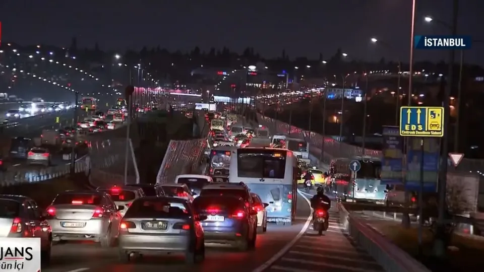 İstanbul’da trafik çilesi katlanıyor