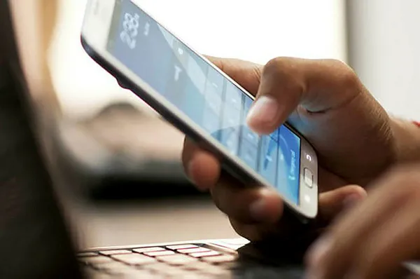 emniyet-siddetle-uyardi-cep-telefonlarina-gelen-mesajlara-dikkat-1627500945011.jpg Emniyet şiddetle uyardı! Cep telefonlarına gelen mesajlara dikkat - 1