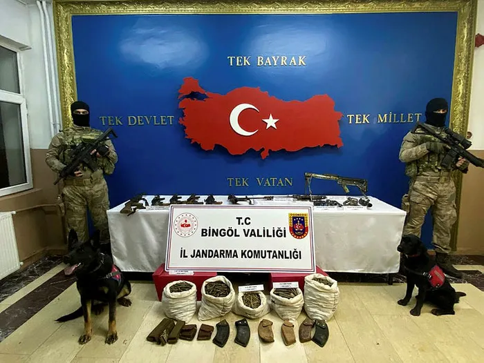Bingöl’de PKK’ya ağır darbe! Çok sayıda silah ve mühimmat ele geçirildi