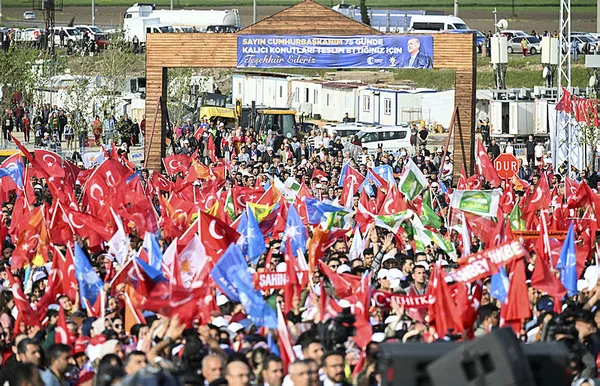 Başkan Erdoğan’dan deprem bölgesindeki köy evlerinin teslim töreninde çiftçilere 10 yeni müjde