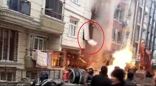 Esenyurt’ta korkutan olay! Alevler metrelerce yükseldi... - 1