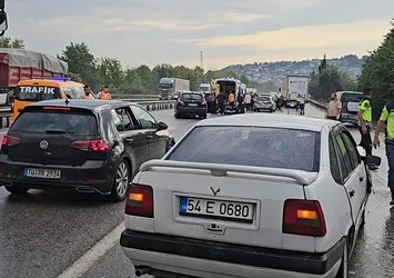 TEM'de 10 araç birbirine girdi! Ankara istikametinde trafiği kilitleyen kaza