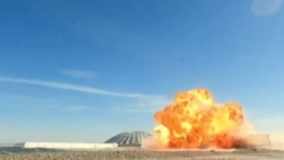 Kağıttan kaplan! İran tribünlere oynuyor