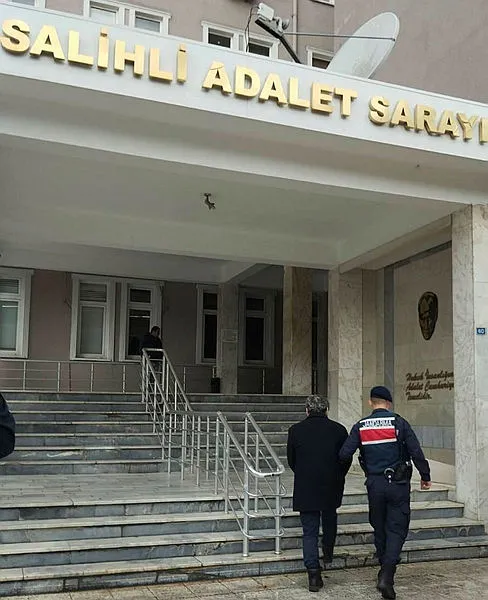 FETÖ üyesi eski hakim Yahya Memiş saklandığı delikten çıkarıldı! Manisa’da kıskıvrak yakalandı