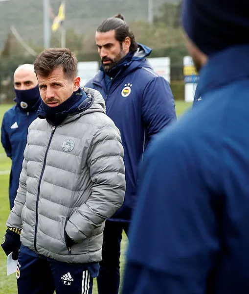 Emre Belözoğlu Fenerbahçe’nin başında ilk idmanına çıktı