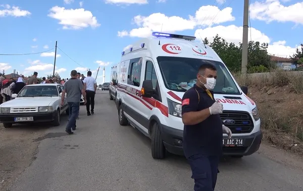 kirikkalede-2-arac-burun-buruna-carpti-cok-sayida-yarali-var-1657637457663.jpg Kırıkkale’de 2 araç burun buruna çarptı! Çok sayıda yaralı var - 1