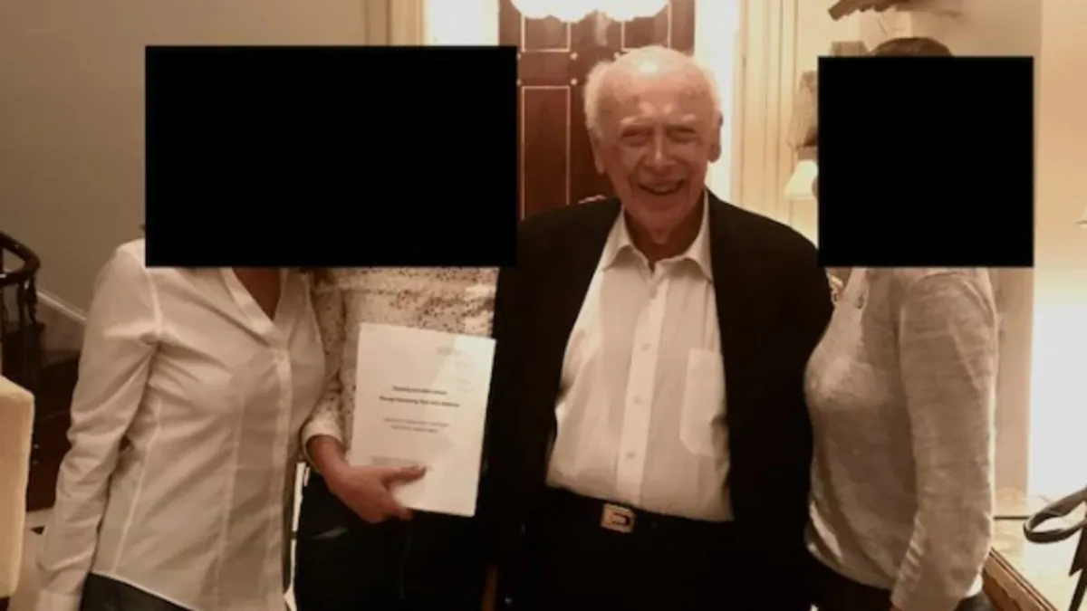 Nobel ödüllü Watson'ın Epstein'in evinde 3 kadınla fotoğrafı ortaya çıktı