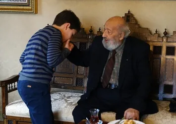 Bakan Albayrak'tan Ara Güler mesajı