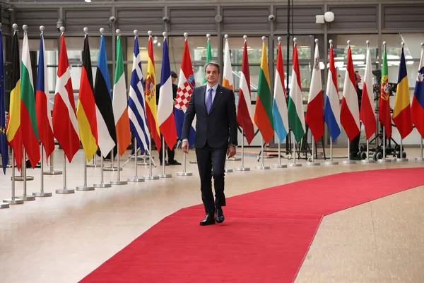 Yunanistan Başbakanı Miçotakis kapı kapı geziyor! Bu kez de Türkiye’yi Almanya’ya şikayet etti! Bakın destek kimden geldi