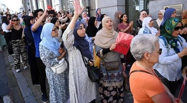 Belçika’da ahlak dışı ‘zorunlu cinsel eğitim’ yasalaştı! İlkokul çocuklarına cinsel içerikli film izletecekler!