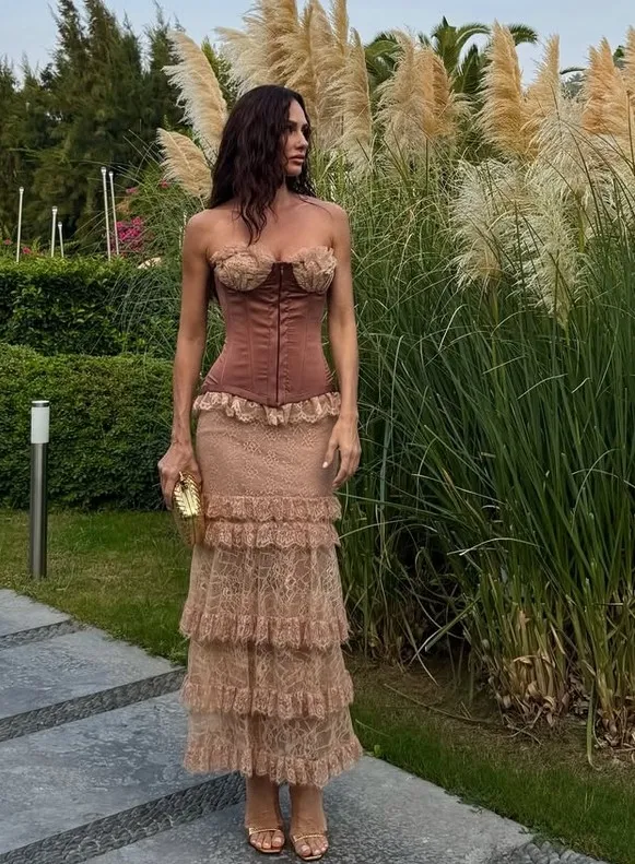 yasemin-ergenenin-eski-esi-izzet-ozilhan-gecelerde-goruntulendi-1760593545223.jpg Kaynak: Instagram