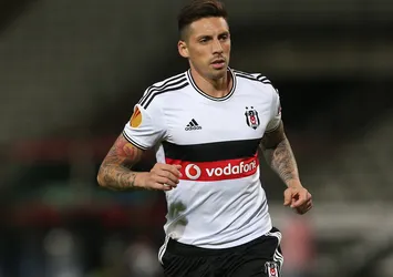 Jose Sosa'nın yerine Anderson Hernanes!