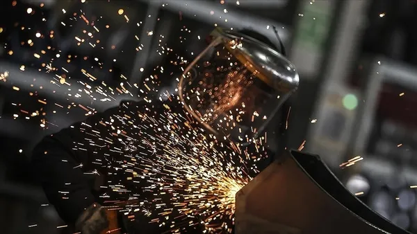 Türk ekonomisi doğru yolda! Fitch büyüme tahminini yükseltti