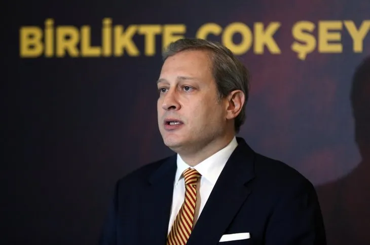 Burak Elmas Galatasaray’ın yeni başkanı oldu! Dikkat çeken sözler: Futbolumuz Cumhurbaşkanı Erdoğan’ın yatırımlarına yakışır olmalı