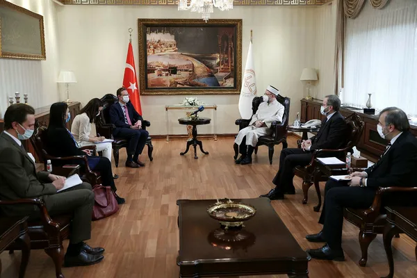 Diyanet İşleri Başkanı Erbaş'tan Avrupa'ya ırkçılık dersi! "İbadethanelere saldırılar önlenmeli" - 1