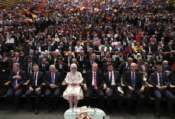 baskan-recep-tayyip-erdogandan-ak-partinin-21-kurulus-yil-donumu-programinda-onemli-aciklamalar-1660590722363.jpg