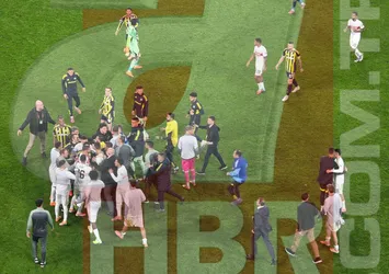 Fenerbahçe-Stuttgart maçının sonunda tansiyon yükseldi