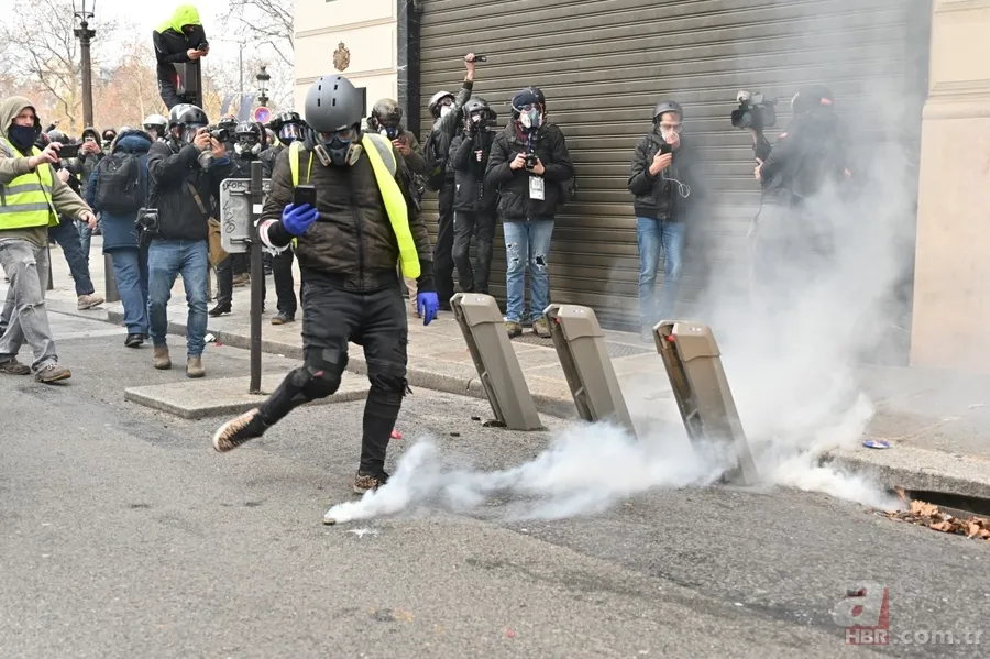 Fransa'da Macron için 'diktatör' sloganları 20