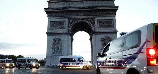 Paris’te bomba ihbarı sonrası panik