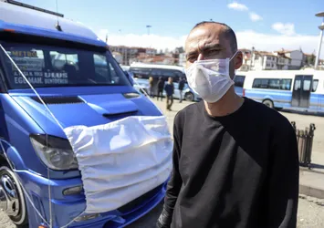 Koronavirüse karşı dolmuşuna maske takan Ankaralı