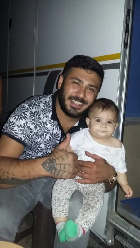 eski-fenerbahceli-futbolcu-sezer-ozturk-yol-verme-kavgasinda-can-almisticinayetin-yeni-goruntusu-1632849722494.jpg Eski Fenerbahçeli futbolcu Sezer Öztürk yol verme kavgasında can almıştı! Cinayetin yeni görüntüsü! - 1